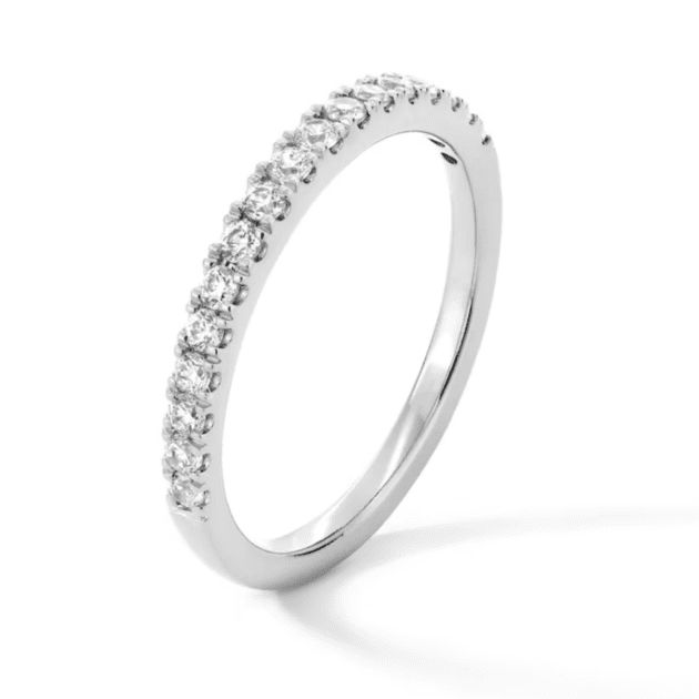 18DIA 1/3 CT. T.W. Diamond Anniversary Band in 14K White Gold